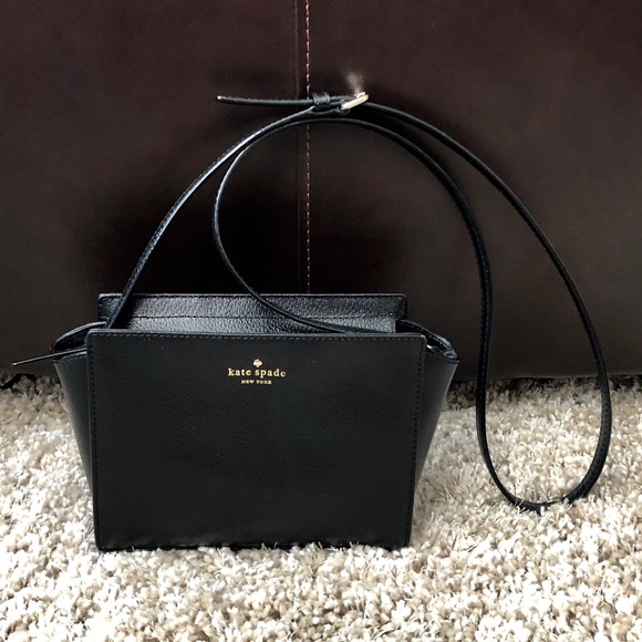 kate spade Handbags - ♠️ Kate Spade ♠️  crossbody.
